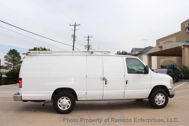 2008 Ford E-250 Base Trim